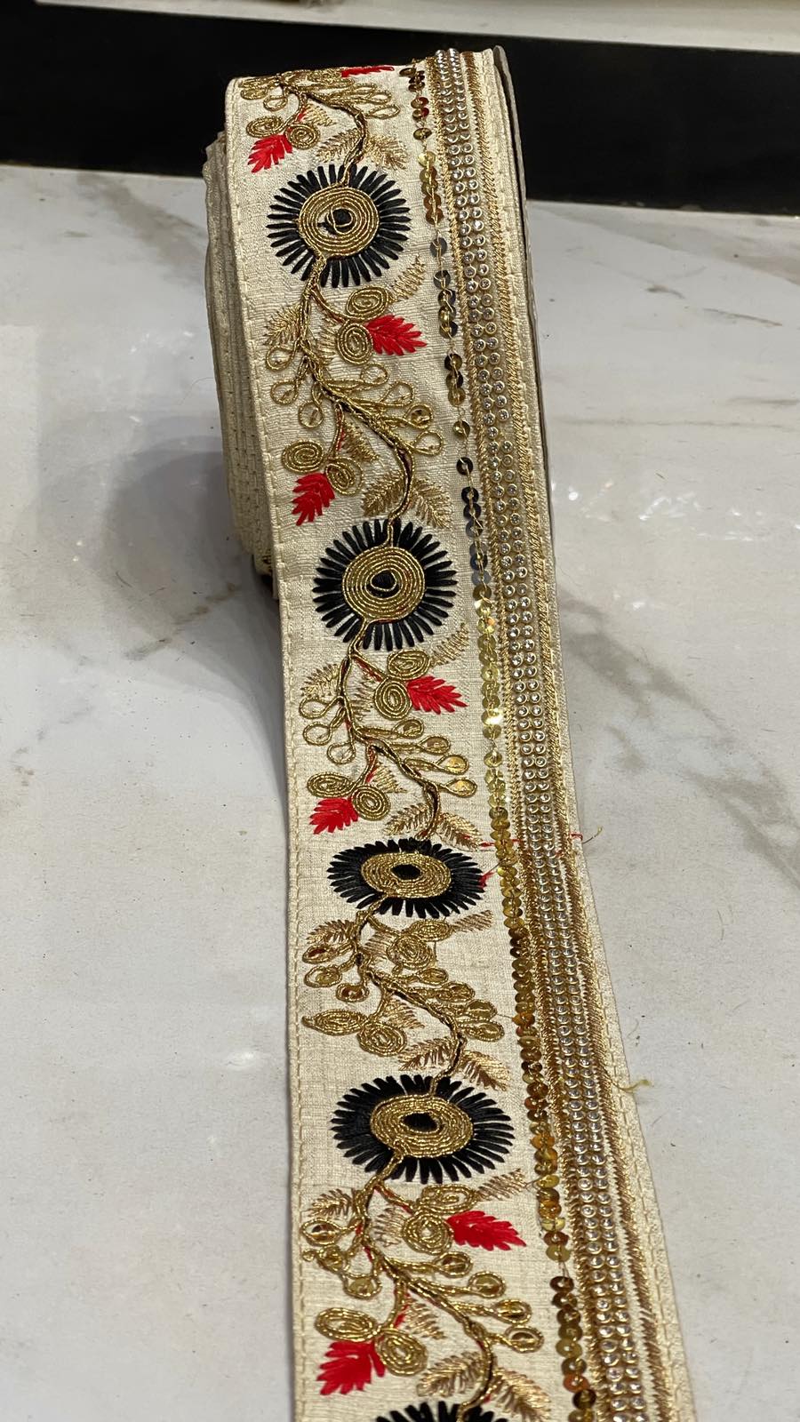RAW SILK STONE LINE LACE