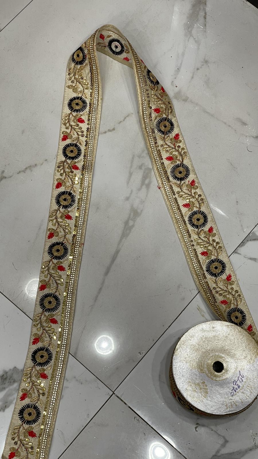 RAW SILK STONE LINE LACE